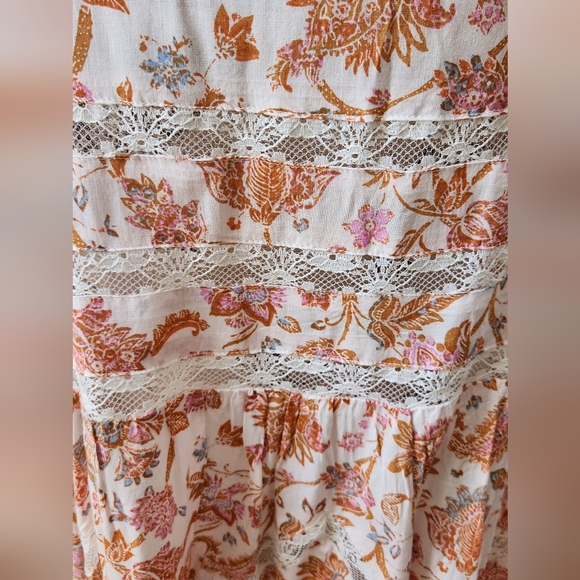 FREE PEOPLE assymetrical sleevless top with lace details in size SP - Picture 8 of 10